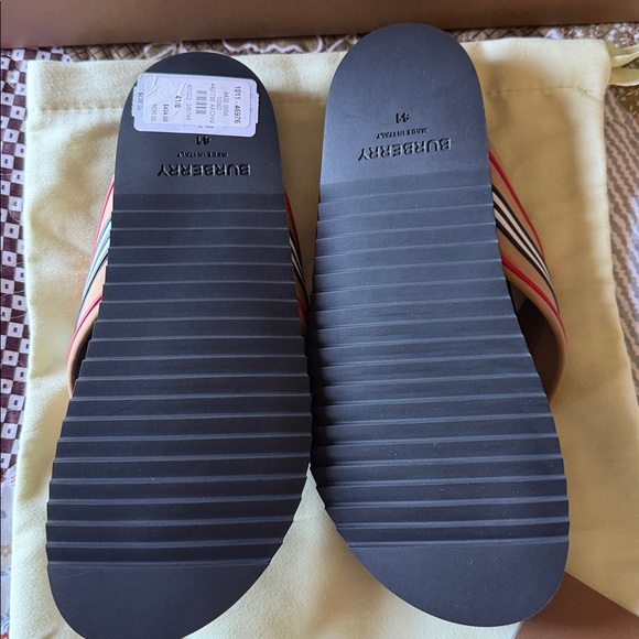 Burberry Clintonville Thong Sandals NWT MENS SZ 41 3D Icon Stripe Sandals IN BOX main image 5